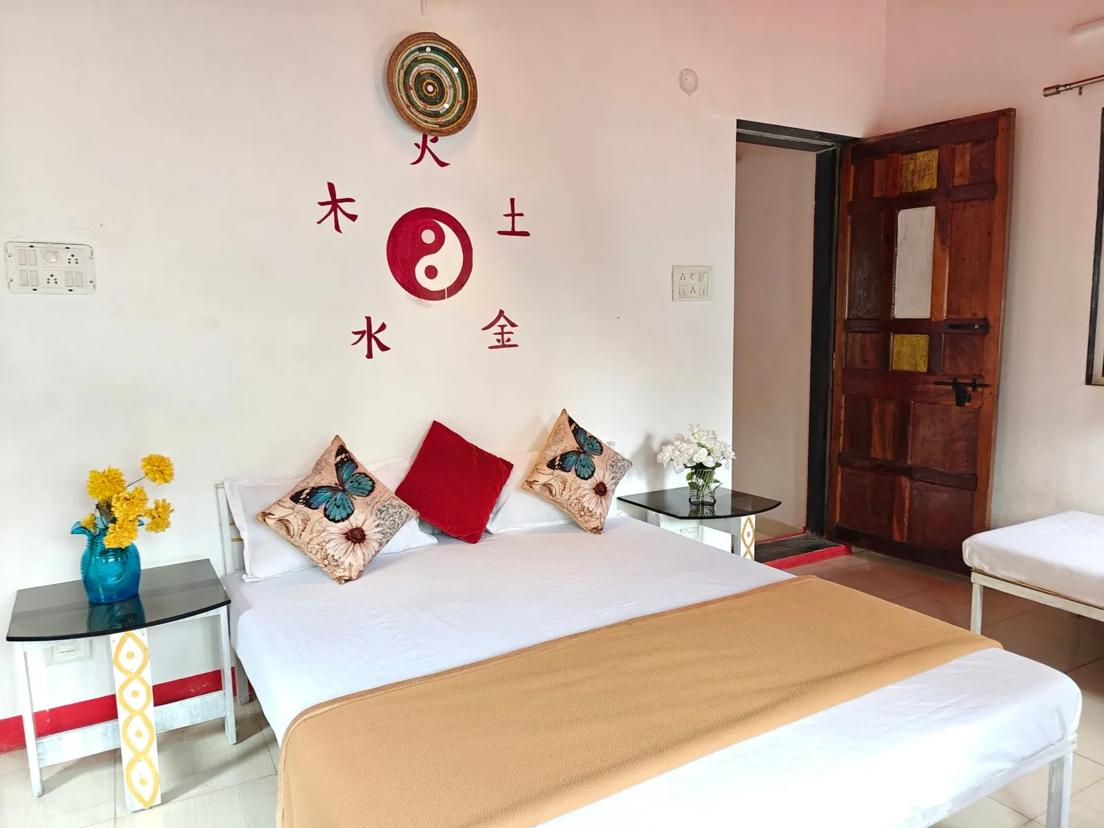 Table Top Villa 8 BHK Valley View, 2 Massive Halls & Jacuzzi